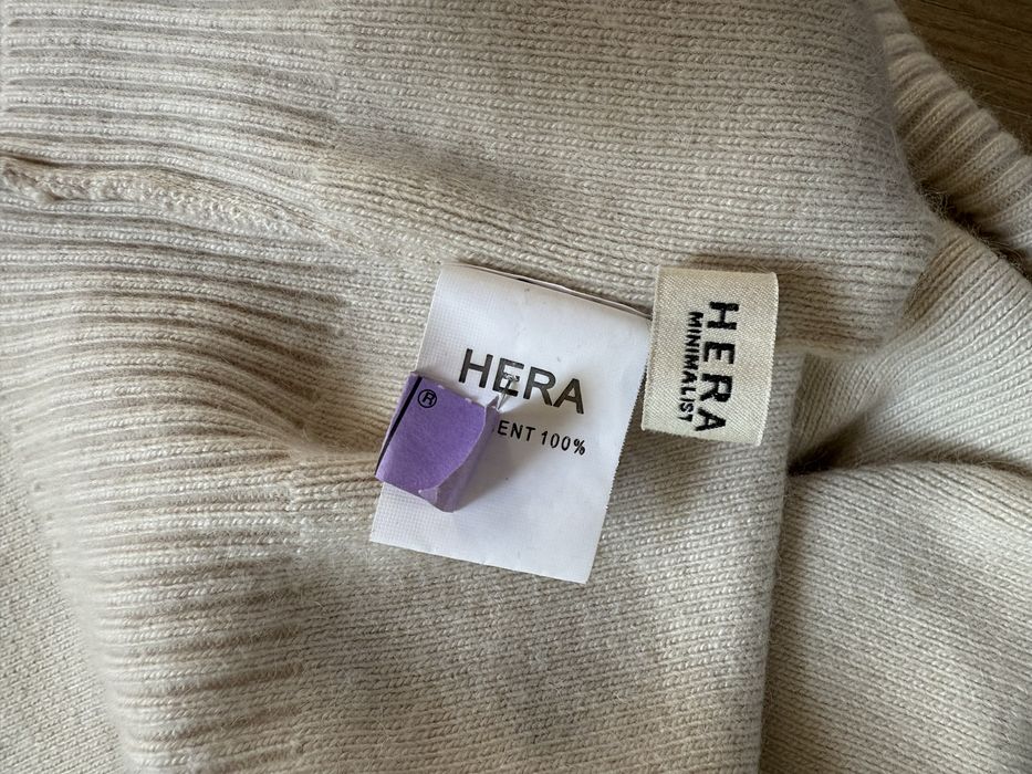 Топ с горлом без рукавов