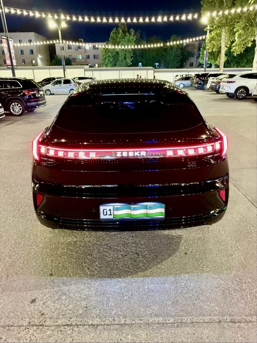 Zeekr 001 you sport, 3.3s full 2025 yil. Probeg 7.000 km. Notarius