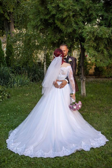 Rochie de mireasa impecabila cu trena