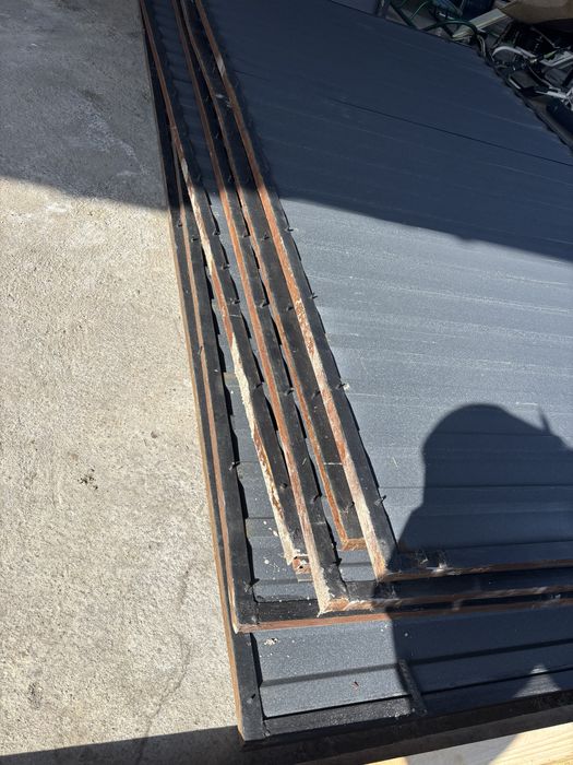 Забор, железные перегородки