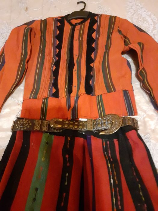 Дамски  ризи за носия,пищимал и елеци за  носия