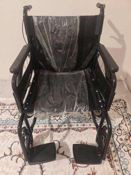 Продам инвалидную коляску