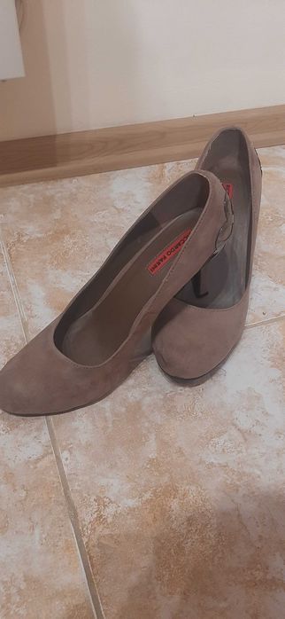 Обувки на ток 39