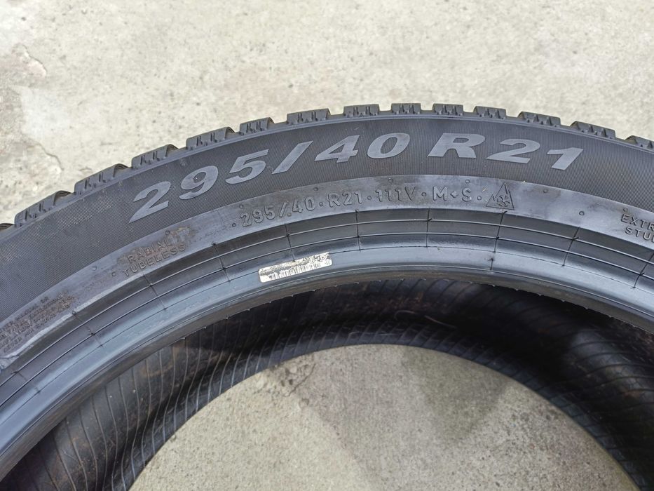 O anvelopa de iarna 295 40 21 pirelli scorpion winter 2 profil 7,8 mm dot 3923