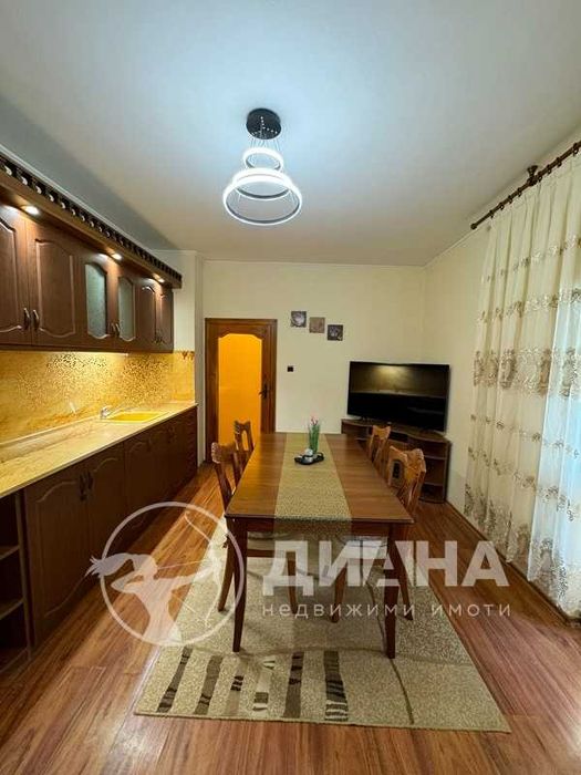 Продава се Тристаен апартамент в Пловдив, Тракия - 60 кв.м за 1767 €/кв.м - Снимка #1