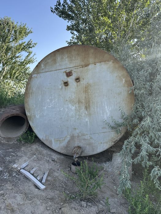 10 тн Емкость сатылады. 10 млн сум