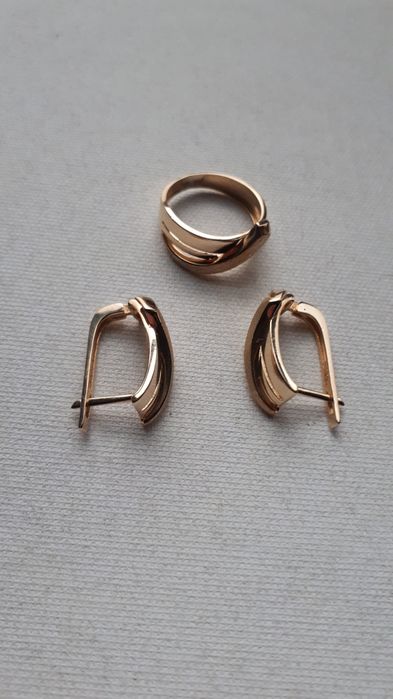 каплект желтой золото 585-п, цена указано за грам.