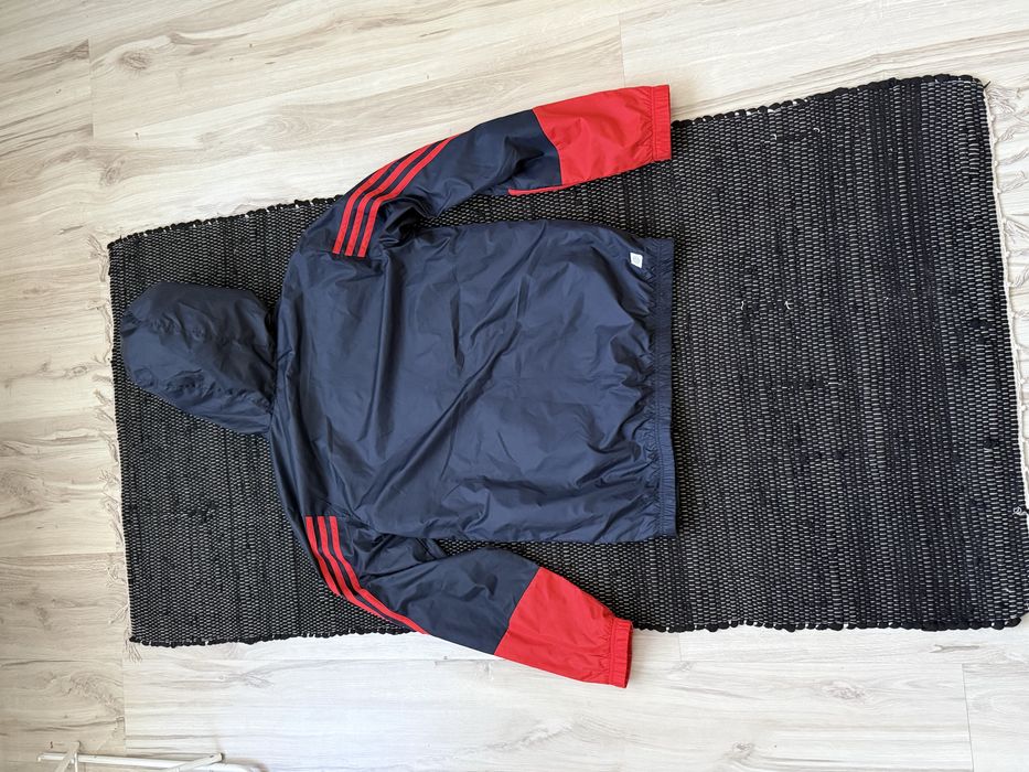 Екип Adidas essentials