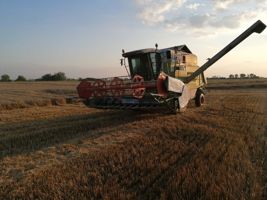 Vând Combina Claas