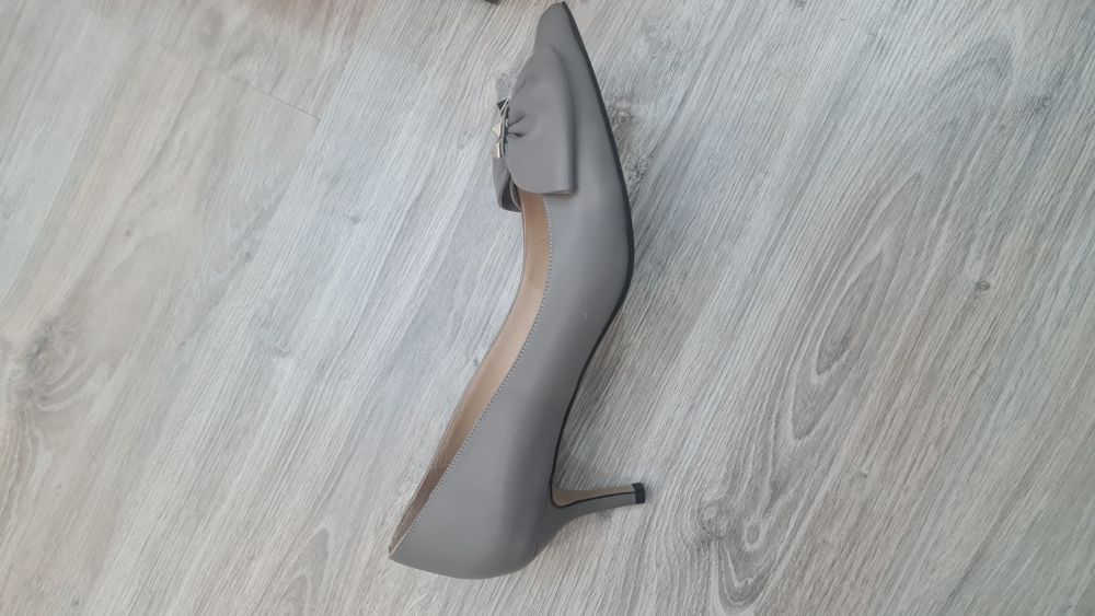 Туфли на каблуке.