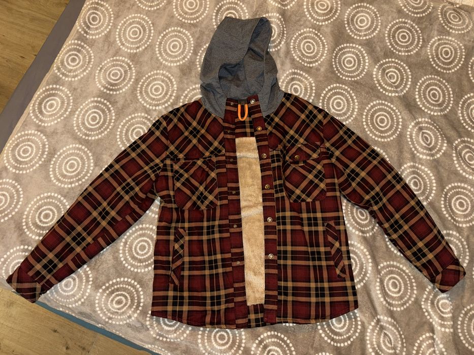 cămașă - geaca cu gluga semi îmblănită în carouri - nouă!