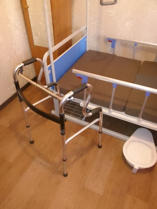 Продам инвалидную кровать