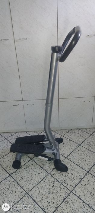 Домашен фитнес степер с дръжка и дисплей