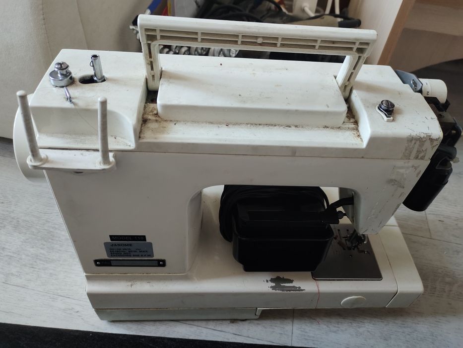 Швейная машина Janome
