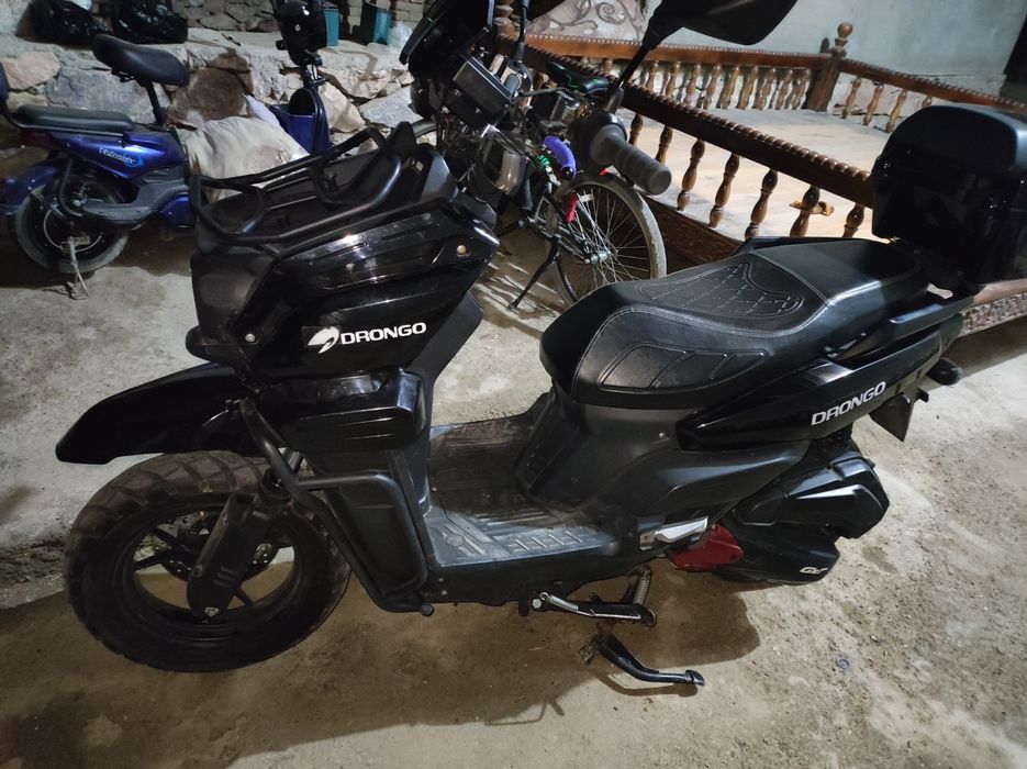 Skuter sotiladi tank