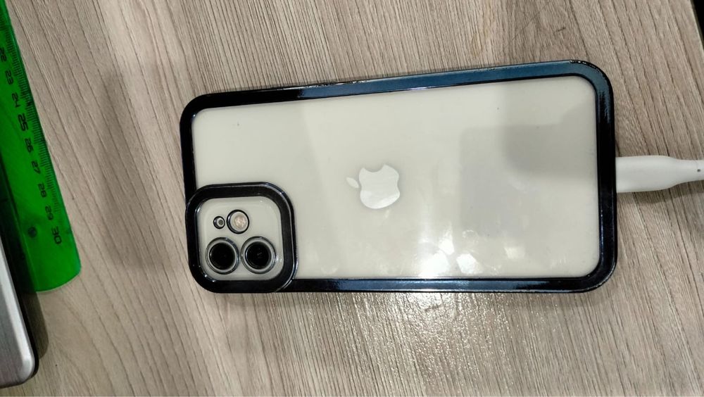 Продам айфон 12