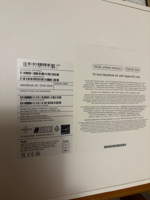 MacBook Air M2 – 16GB RAM / 256GB SSD (Перфектно състояние)