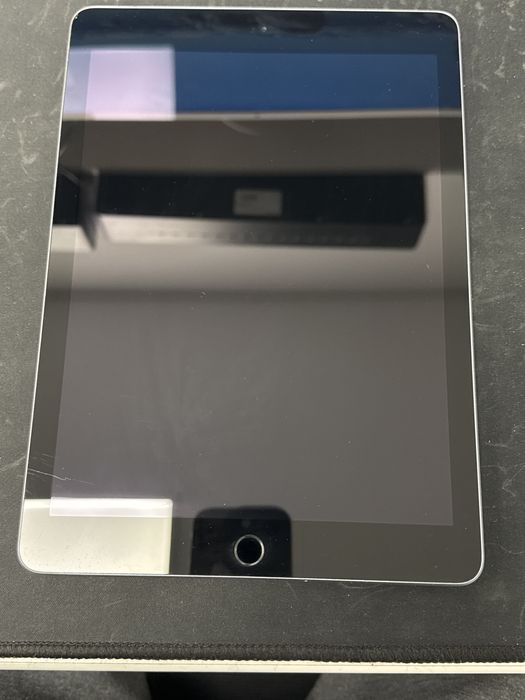 Apple iPad 6 Gen 9.7" 2018 WiFi 32GB ID-XXL6831