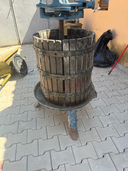 Storcator plus presa de struguri