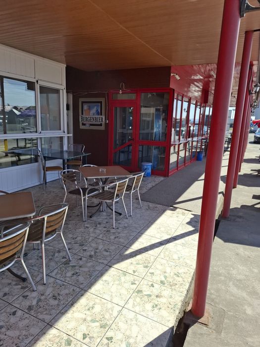 Vand spatiu comercial +Afacere