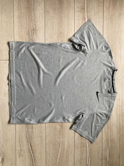 Найк Nike Dri Fit Breathe мъжка сива тениска размер М
