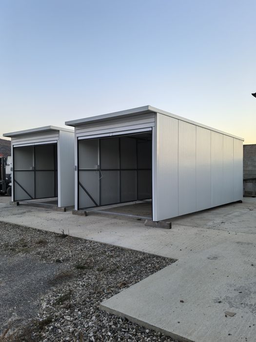 Произвежда гаражи от термопанели