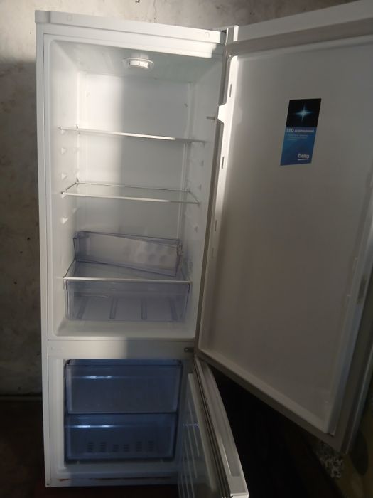 Продам холодильник