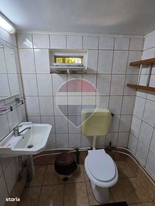 Casă / Vilă cu 4 camere de vânzare în zona Prelungirea Ferentari
