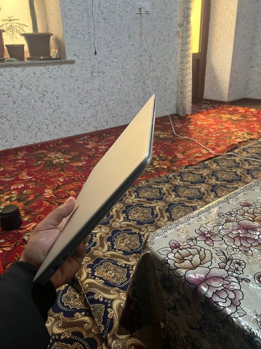 Notebook IRBIS sotladi