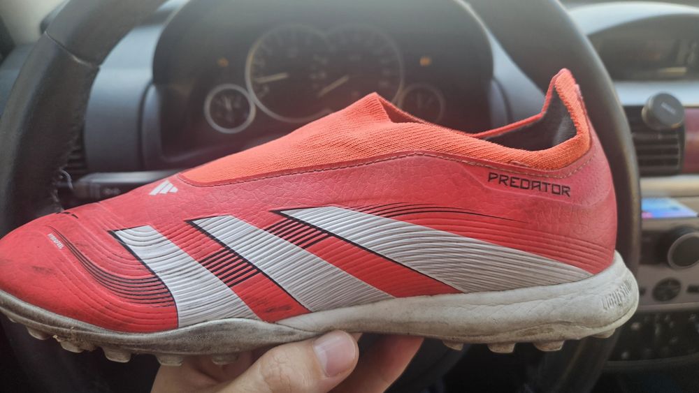Vand ghete sintetic Adidas Predato 40r