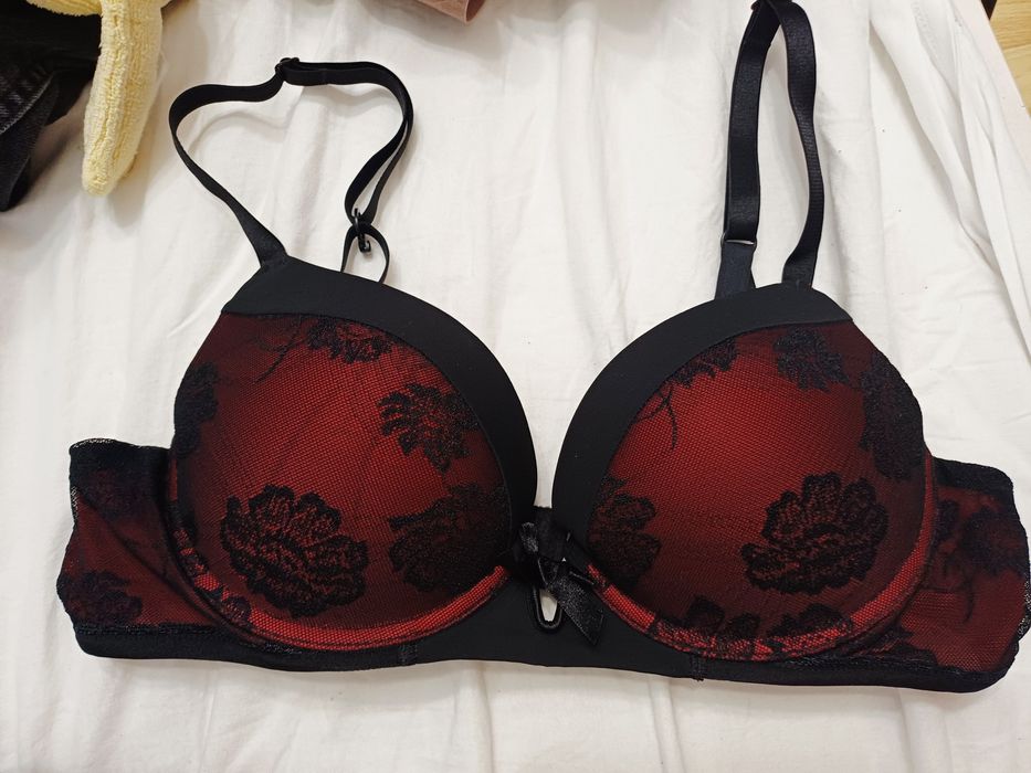 Triumph    сутиен 75 A