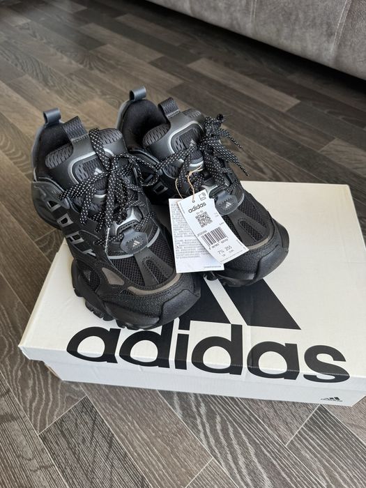Кроссовки adidas