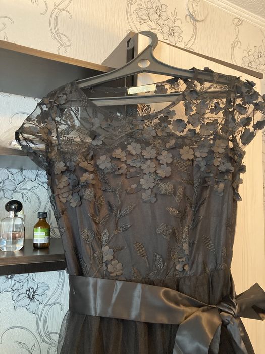 Вечернее чёрное платье