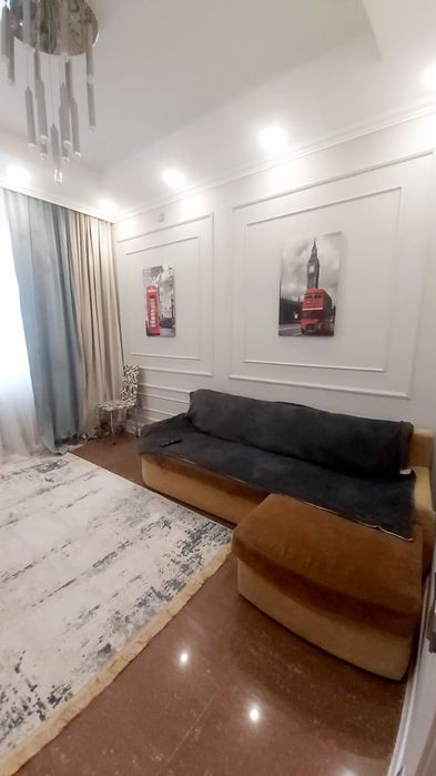 2 ком квартира в центре Левого берега