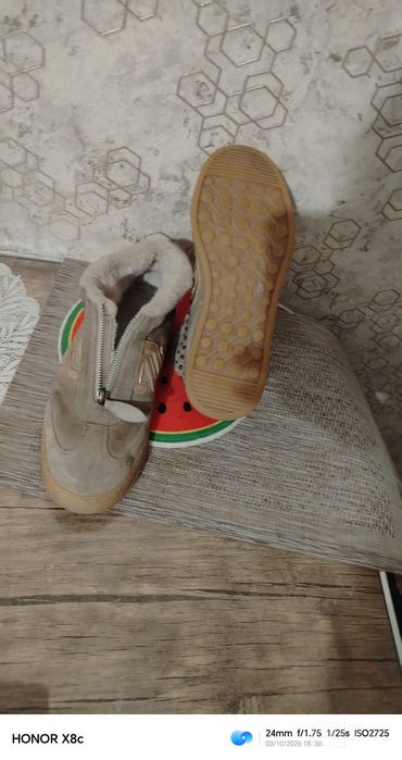 Продаю женскую обувь
