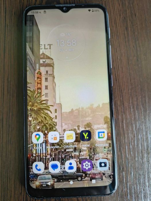 Смартфон Motorola Moto G30 + карта памет 16 GB