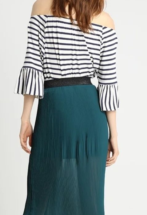 Дълга плисирана пола