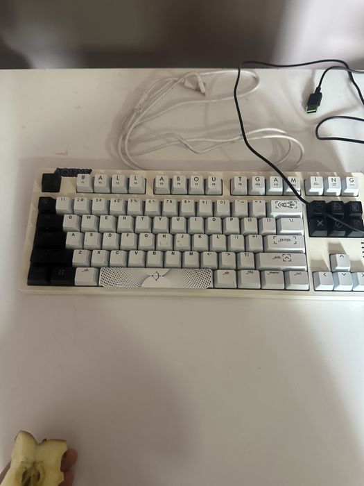 Vand tastatura aqirys si mouse razer