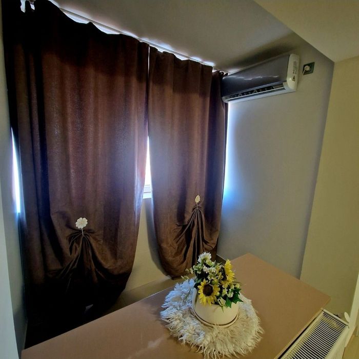 Vand garaoniera luminoasa gata de mutat sau pt business in regim hotelier