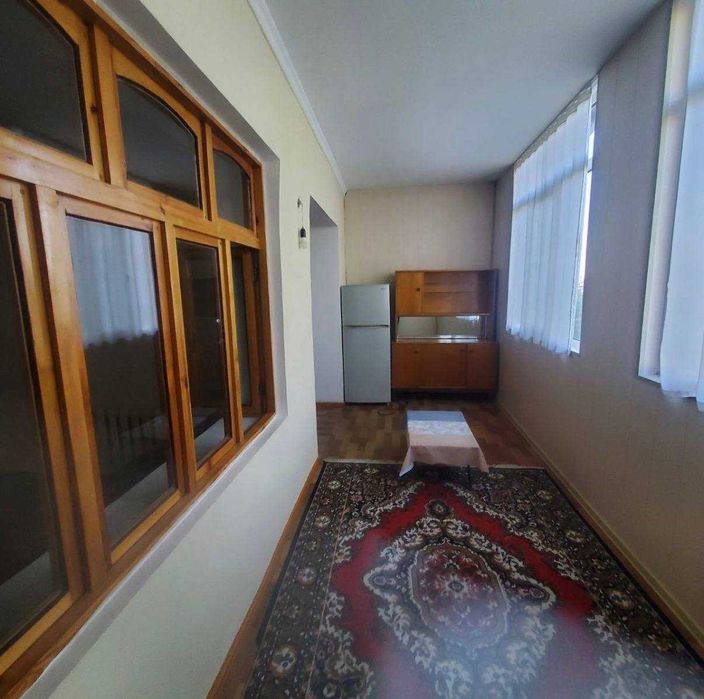 Шахристон Метро 2-хона Сотилади Срочно 55м2. Кирпичный. Балкон 2/6