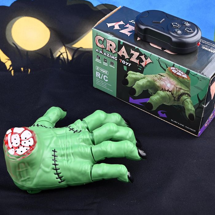 Игрушка "Рука монстра" на управлении
