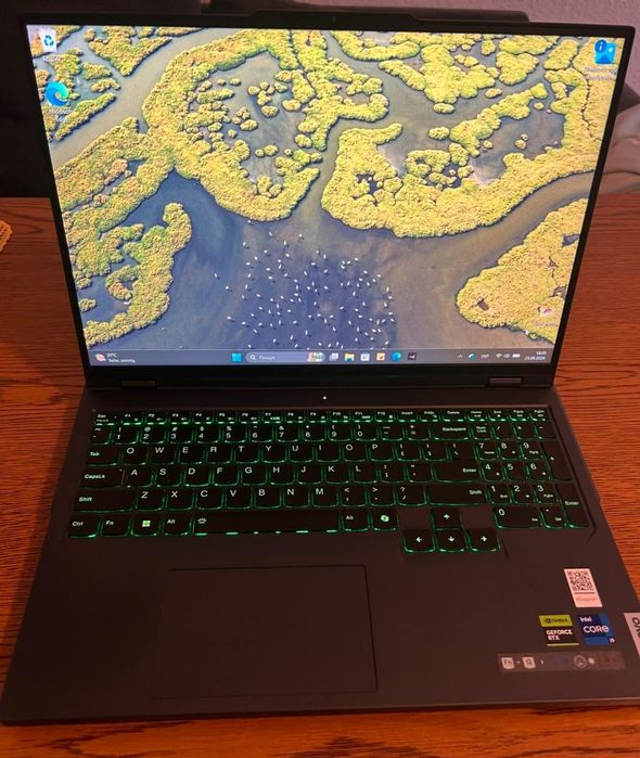 Lenovo Legion Pro 5 16IRX9.