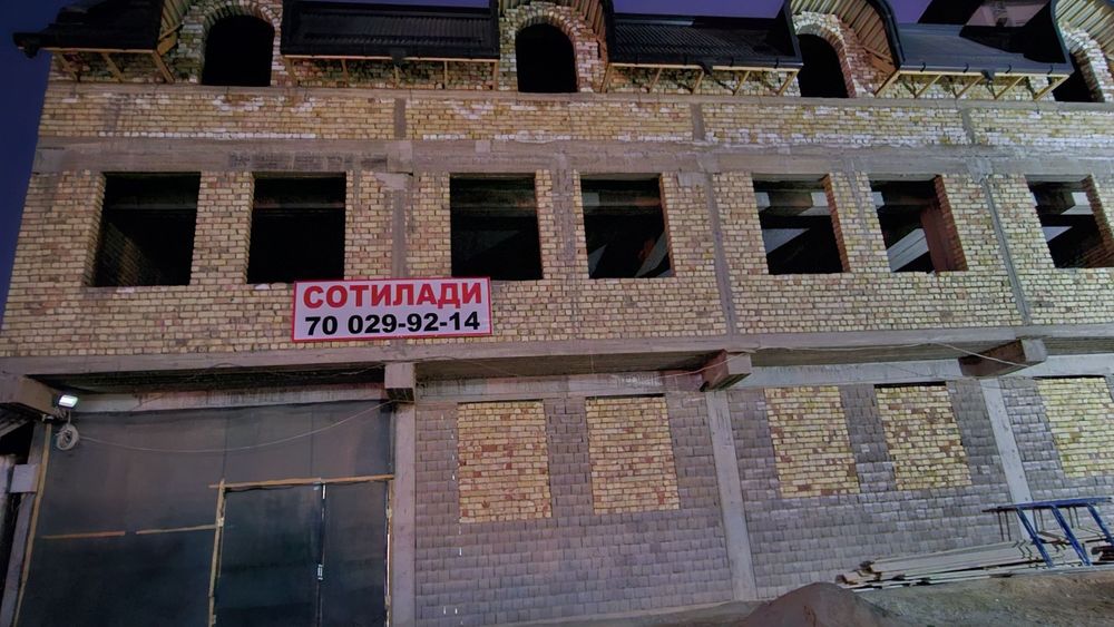 Hovli sotiladi yangi raddomni ro'parasida 6 sotix