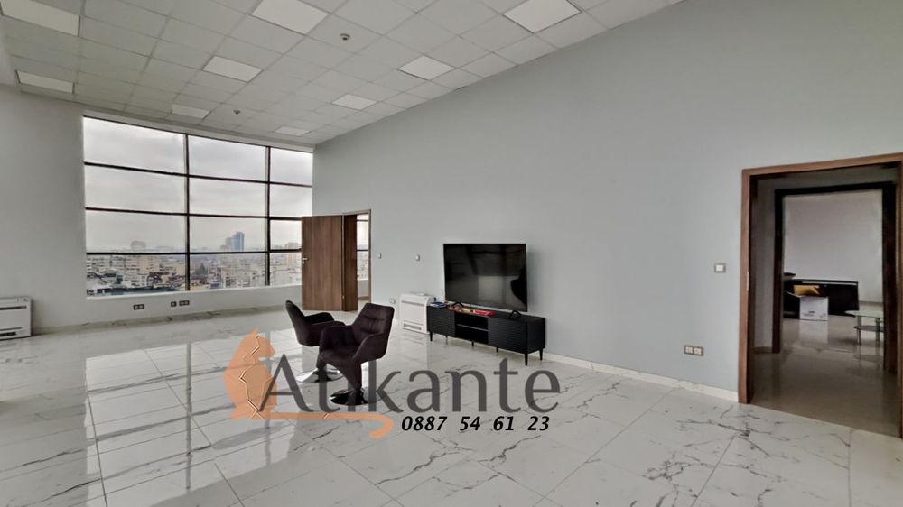 Дава се под наем Офис в София, Гоце Делчев - 411 кв.м за 4099.38 € - Снимка #1