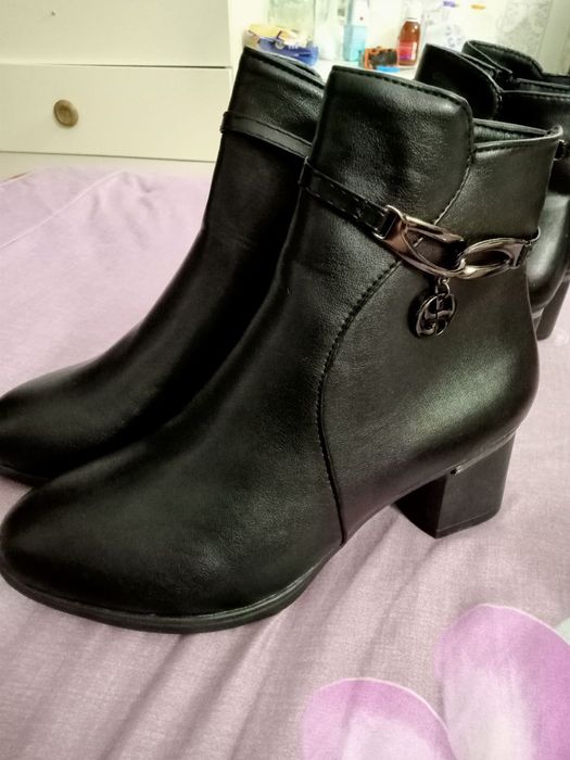 Аёллар этиги сотилади 40 размери коган