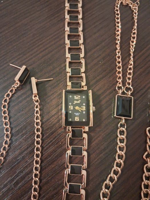 Женские часы 5предмет.