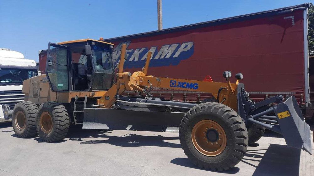 Автогрейдер XCMG GR165