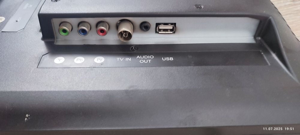 Телевизор на запчасти Elenberg LE215N59D