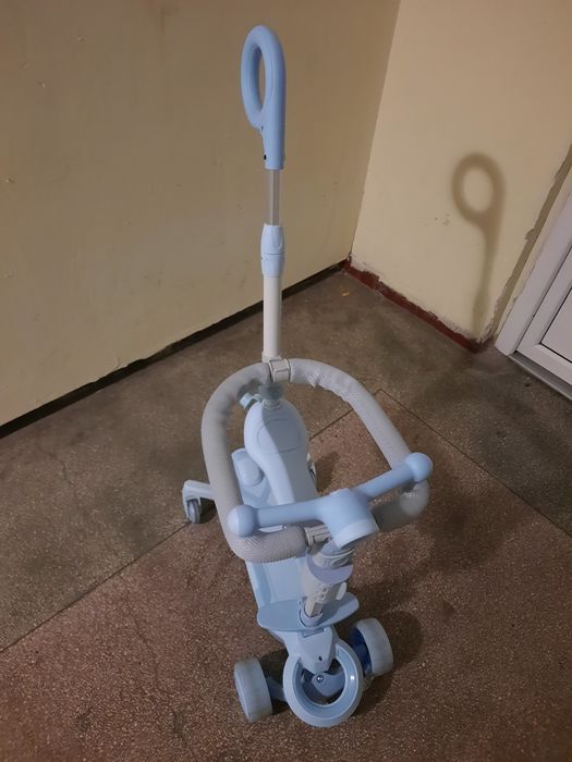 Vând trotineta copii pe bleu dar si pe roz.