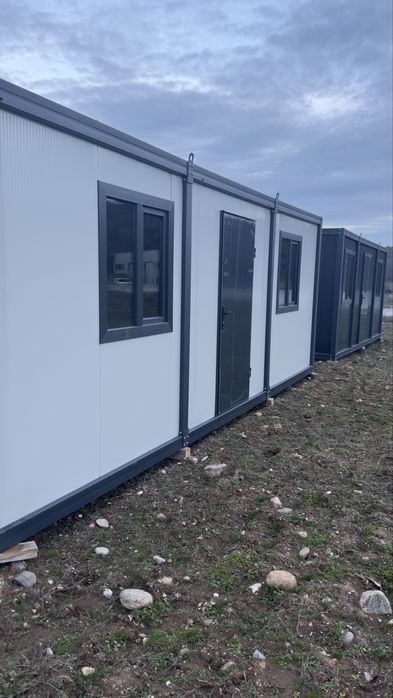 Контейнери 300/700  Контейнери / Фургон по порьчка